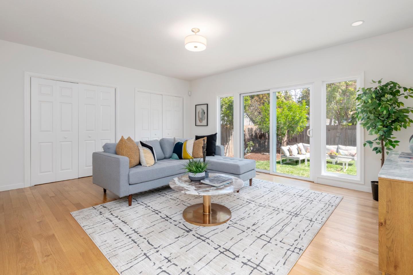Detail Gallery Image 22 of 56 For 923 Grand St, Redwood City,  CA 94061 - 4 Beds | 3 Baths
