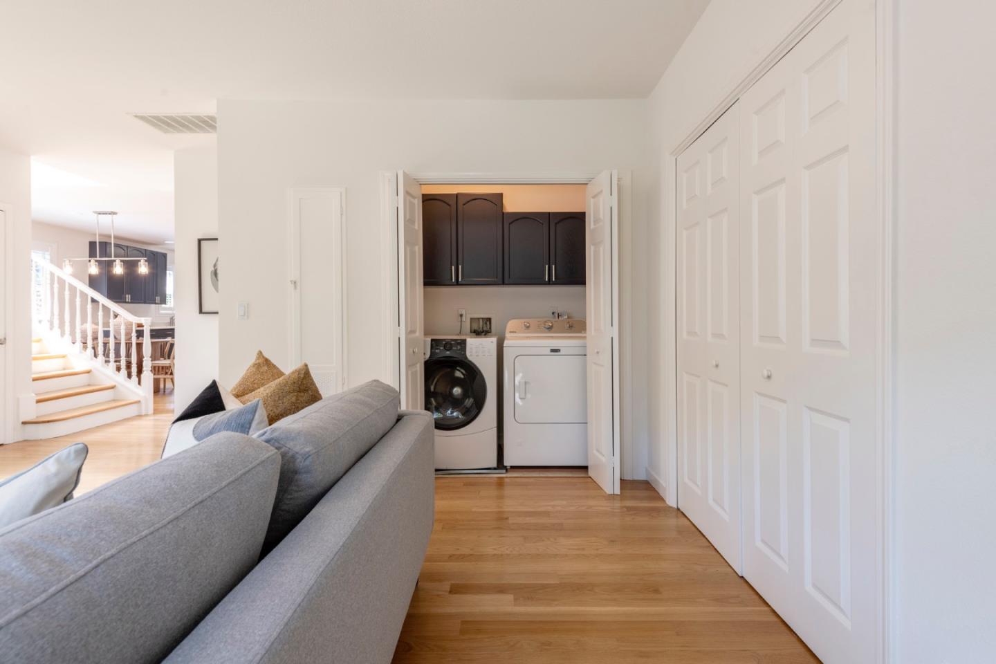 Detail Gallery Image 23 of 56 For 923 Grand St, Redwood City,  CA 94061 - 4 Beds | 3 Baths