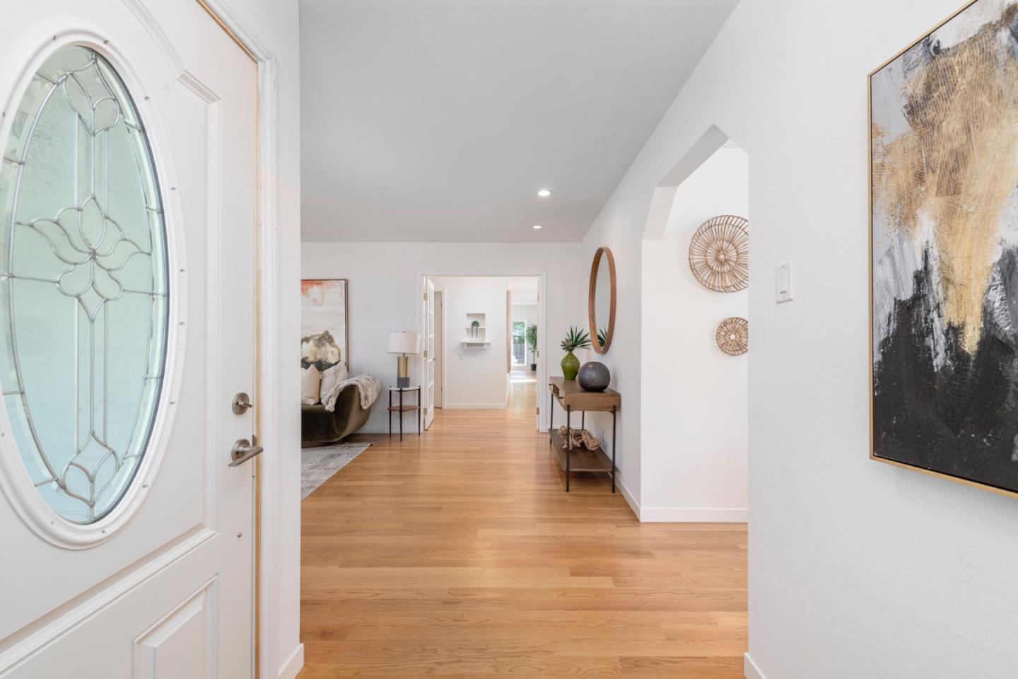 Detail Gallery Image 3 of 56 For 923 Grand St, Redwood City,  CA 94061 - 4 Beds | 3 Baths