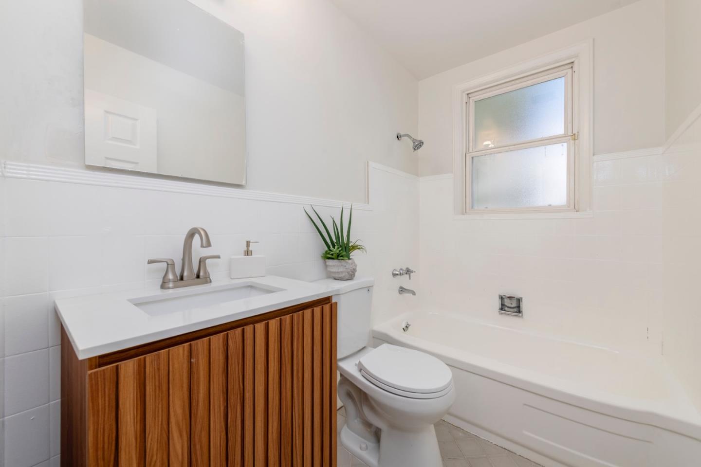 Detail Gallery Image 36 of 56 For 923 Grand St, Redwood City,  CA 94061 - 4 Beds | 3 Baths