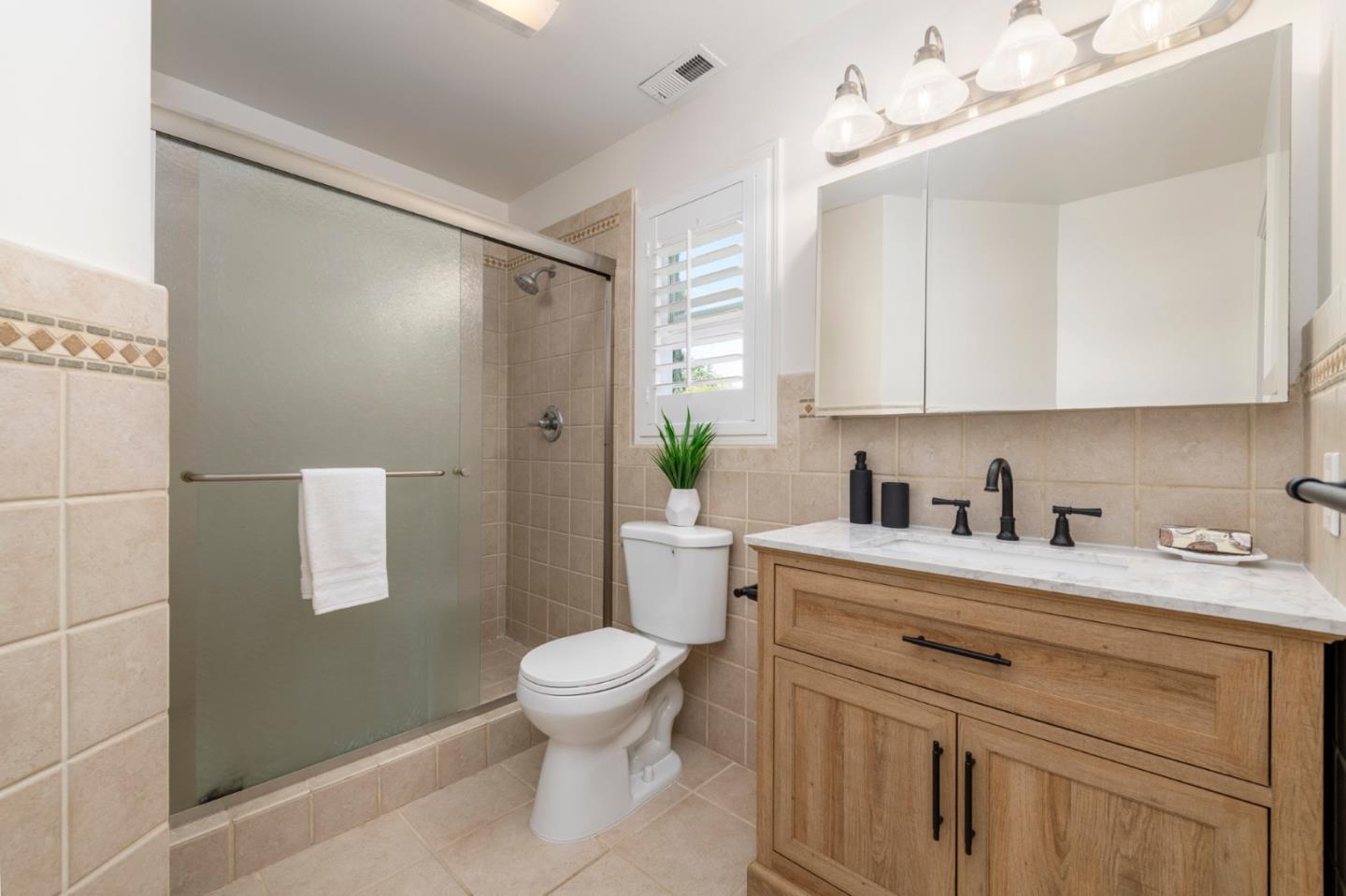 Detail Gallery Image 44 of 56 For 923 Grand St, Redwood City,  CA 94061 - 4 Beds | 3 Baths