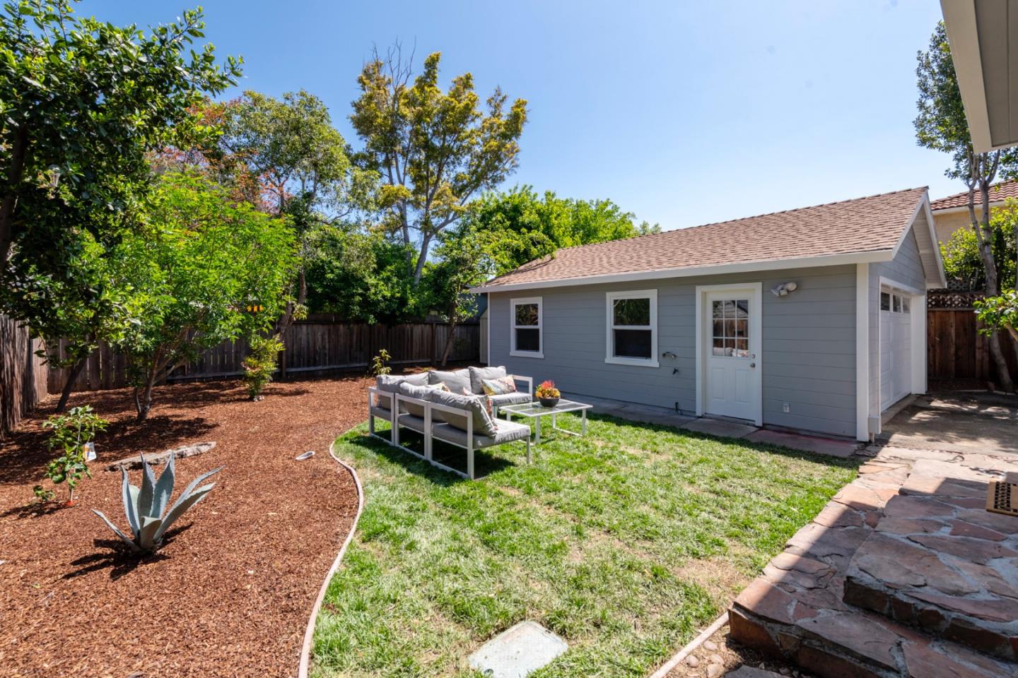 Detail Gallery Image 48 of 56 For 923 Grand St, Redwood City,  CA 94061 - 4 Beds | 3 Baths