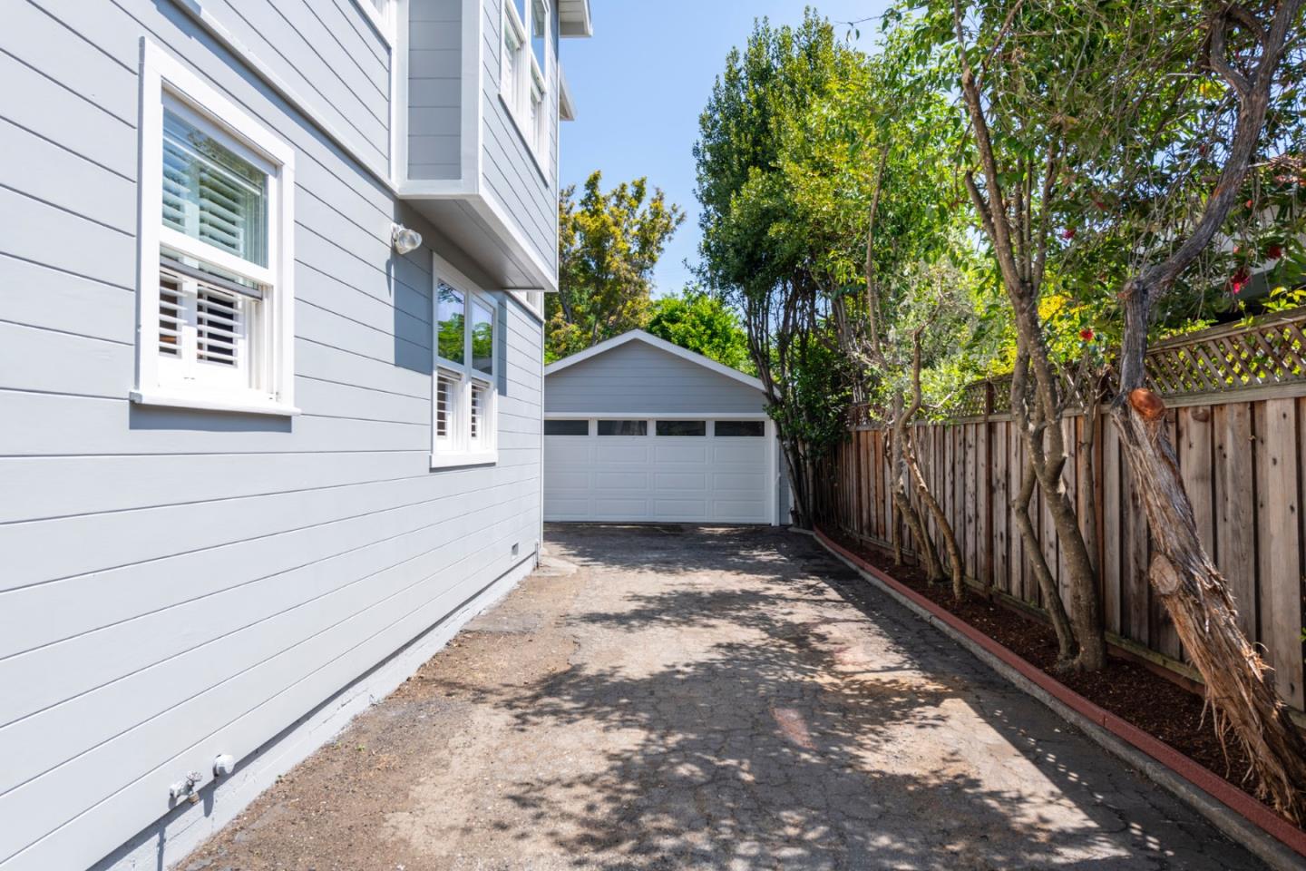 Detail Gallery Image 50 of 56 For 923 Grand St, Redwood City,  CA 94061 - 4 Beds | 3 Baths