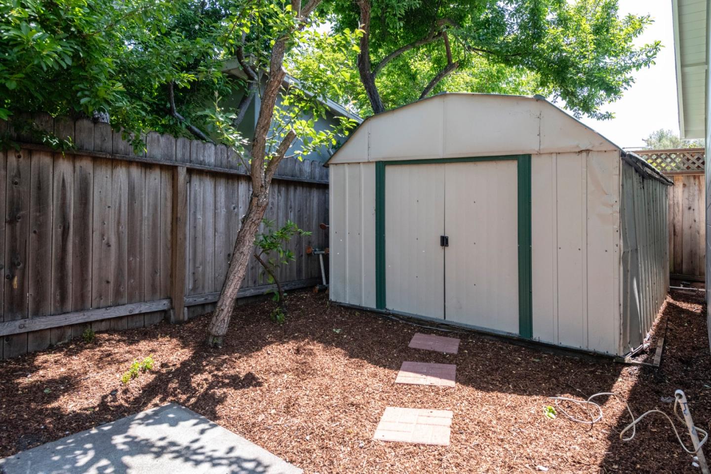 Detail Gallery Image 52 of 56 For 923 Grand St, Redwood City,  CA 94061 - 4 Beds | 3 Baths