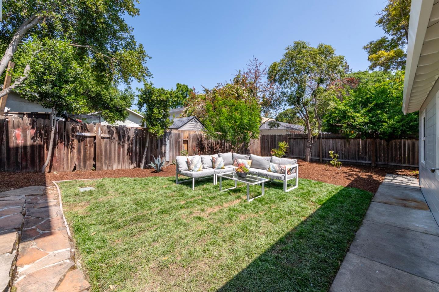 Detail Gallery Image 55 of 56 For 923 Grand St, Redwood City,  CA 94061 - 4 Beds | 3 Baths