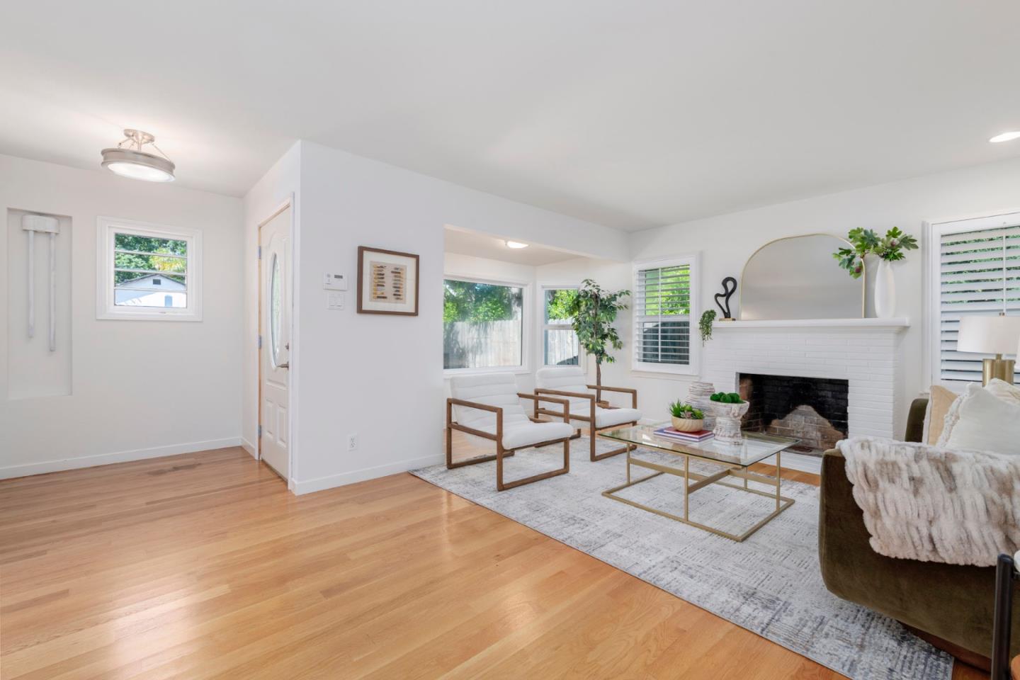 Detail Gallery Image 7 of 56 For 923 Grand St, Redwood City,  CA 94061 - 4 Beds | 3 Baths