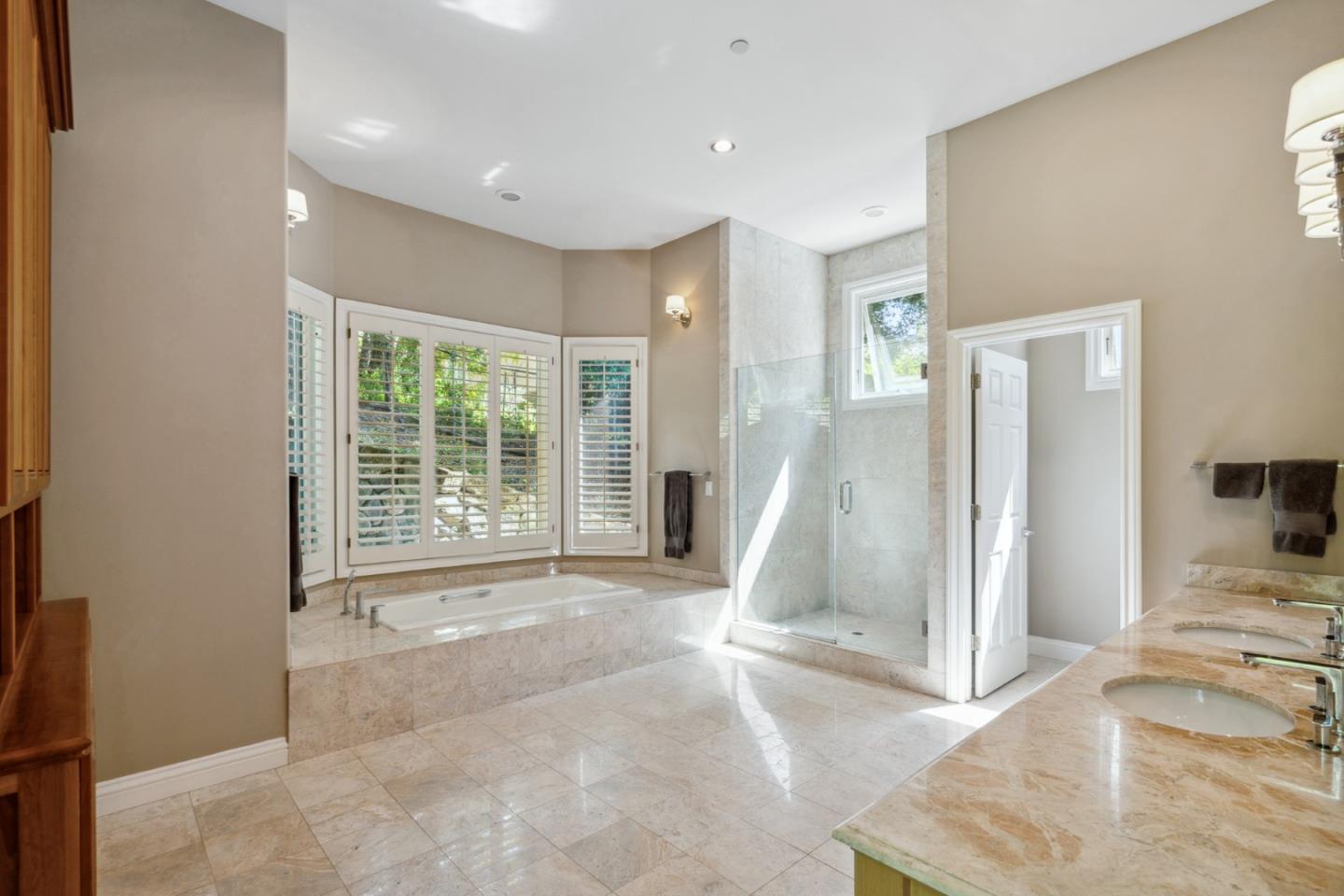Detail Gallery Image 11 of 42 For 55 Vista Verde Way, Portola Valley,  CA 94028 - 3 Beds | 3/2 Baths