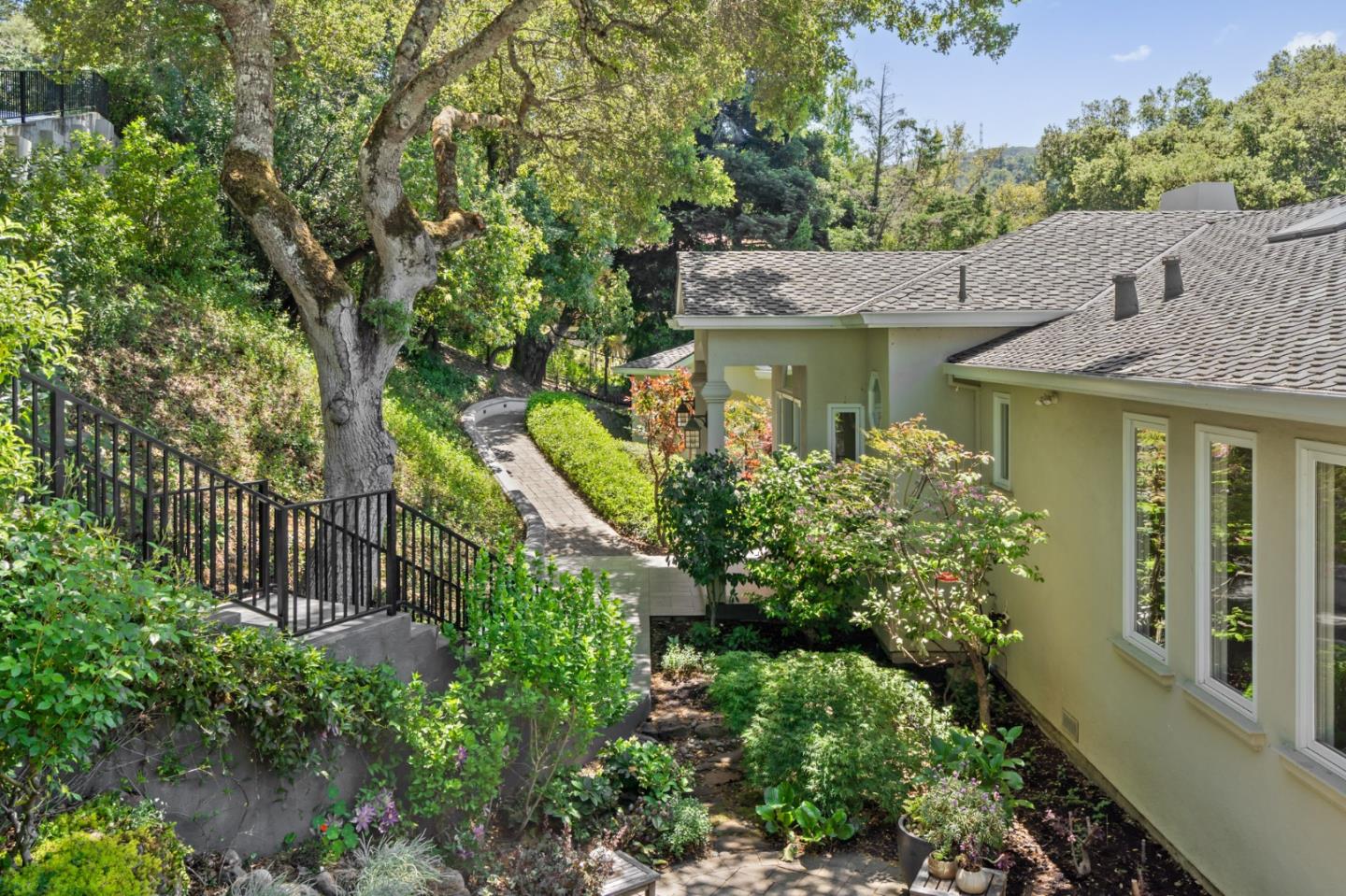 Detail Gallery Image 3 of 42 For 55 Vista Verde Way, Portola Valley,  CA 94028 - 3 Beds | 3/2 Baths