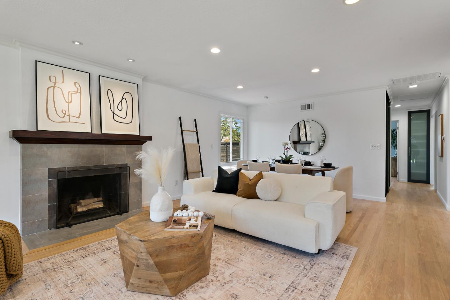 Detail Gallery Image 11 of 40 For 728 Glencoe Ct, Sunnyvale,  CA 94087 - 3 Beds | 2 Baths