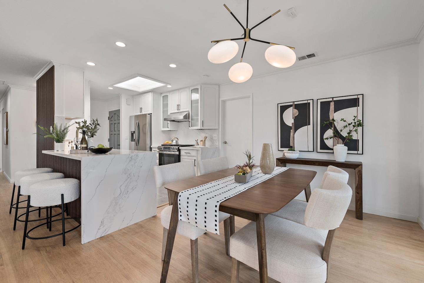 Detail Gallery Image 14 of 40 For 728 Glencoe Ct, Sunnyvale,  CA 94087 - 3 Beds | 2 Baths