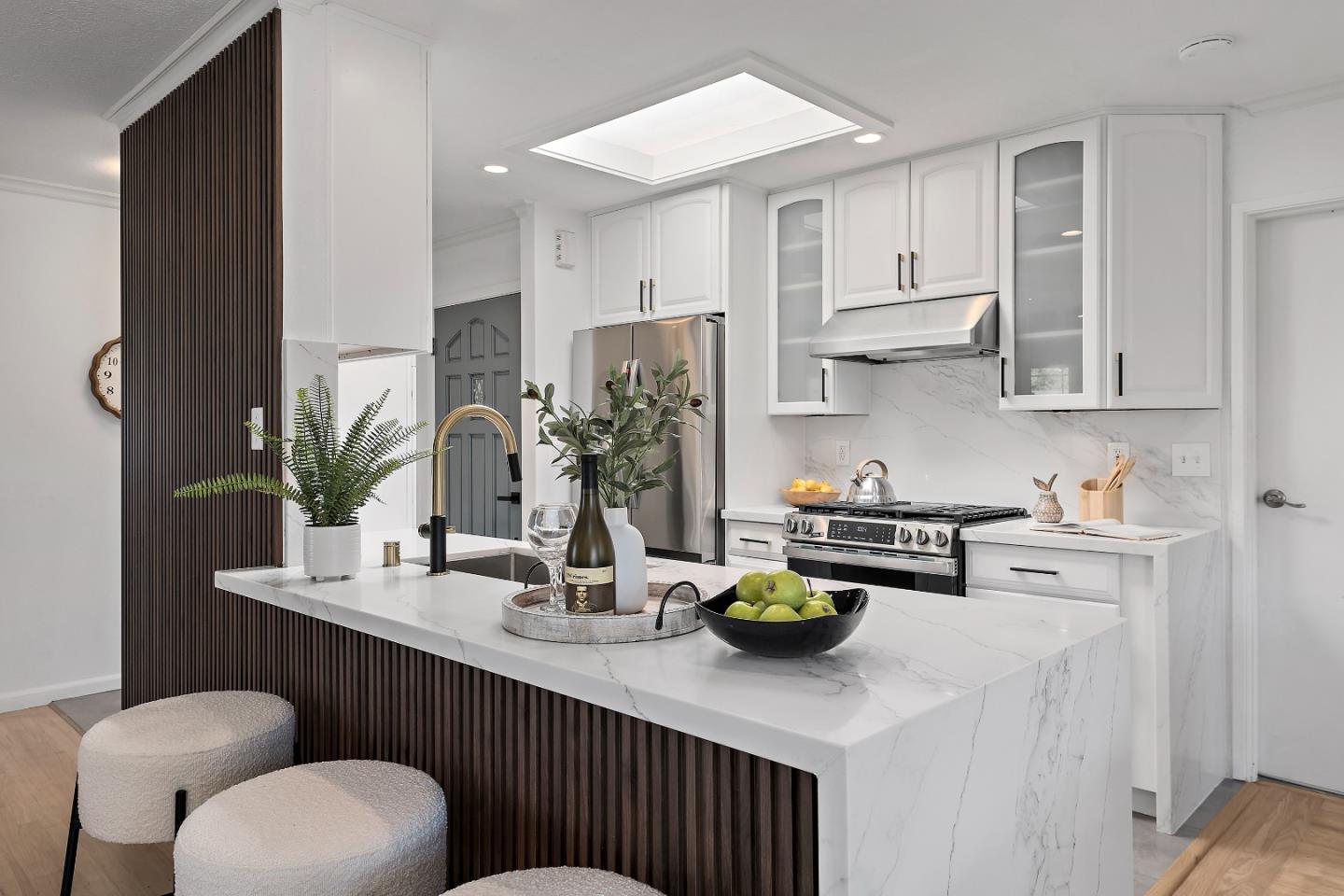 Detail Gallery Image 15 of 40 For 728 Glencoe Ct, Sunnyvale,  CA 94087 - 3 Beds | 2 Baths