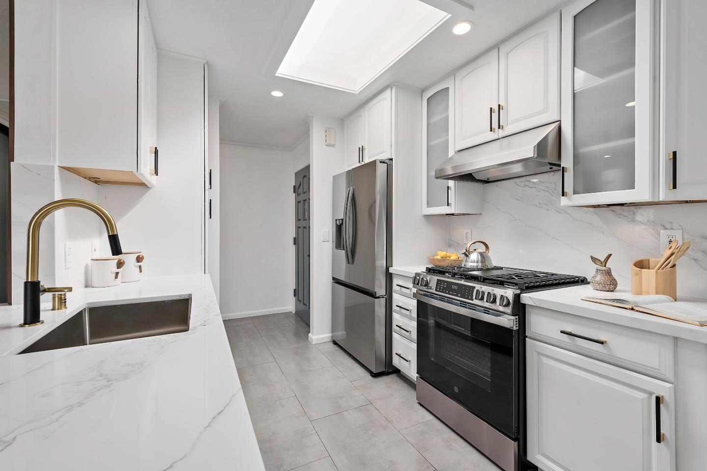 Detail Gallery Image 17 of 40 For 728 Glencoe Ct, Sunnyvale,  CA 94087 - 3 Beds | 2 Baths