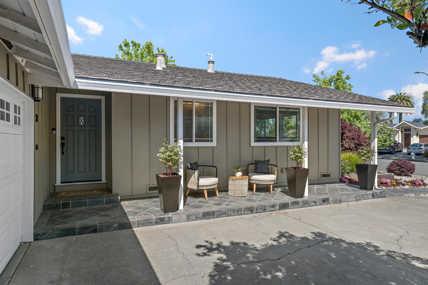 Detail Gallery Image 4 of 40 For 728 Glencoe Ct, Sunnyvale,  CA 94087 - 3 Beds | 2 Baths