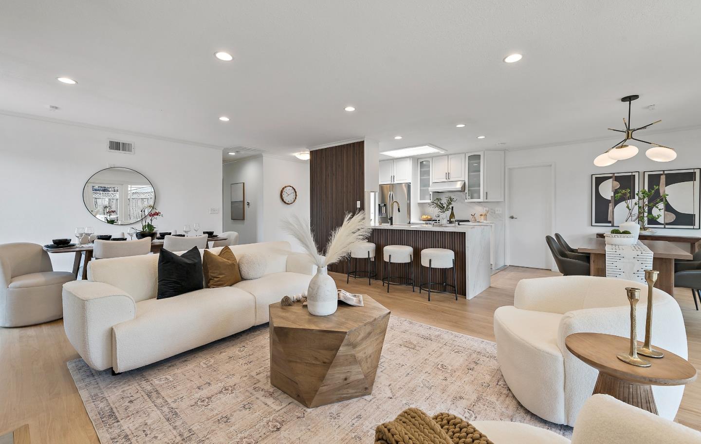 Detail Gallery Image 9 of 40 For 728 Glencoe Ct, Sunnyvale,  CA 94087 - 3 Beds | 2 Baths