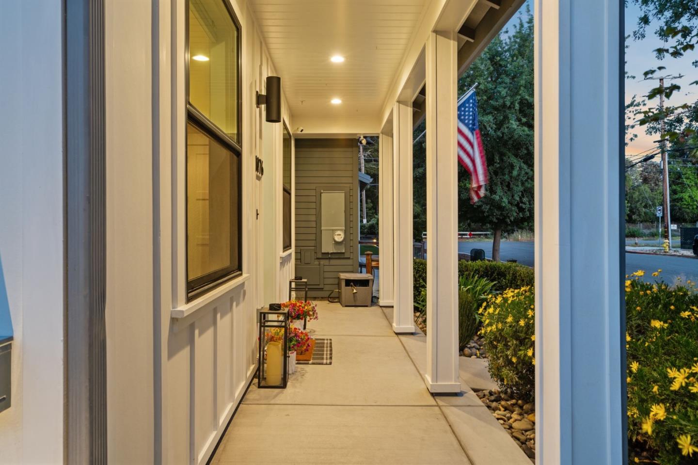 Detail Gallery Image 7 of 67 For 1076 Myrtle St, San Jose,  CA 95126 - 3 Beds | 2/1 Baths