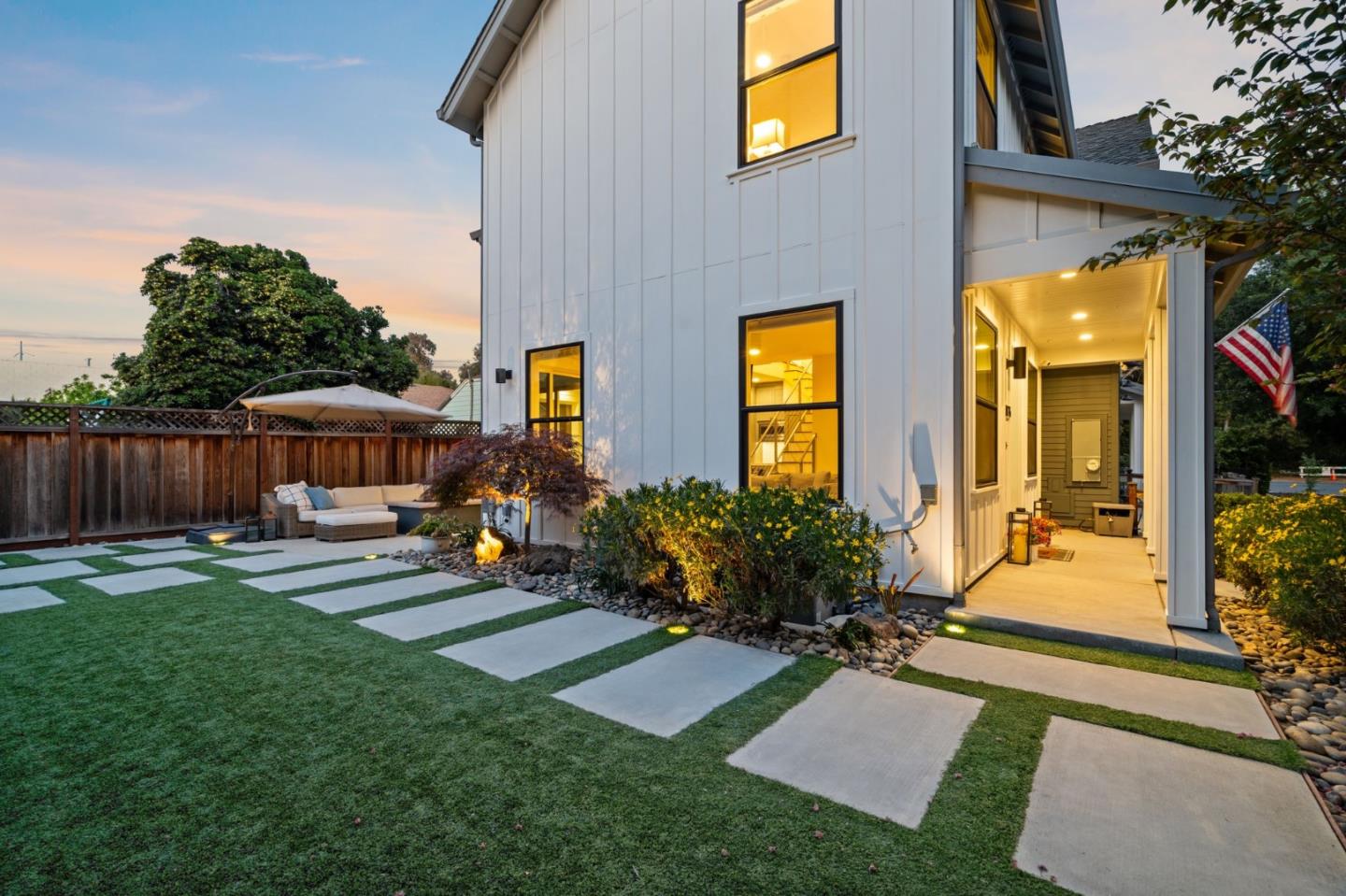 Detail Gallery Image 9 of 67 For 1076 Myrtle St, San Jose,  CA 95126 - 3 Beds | 2/1 Baths