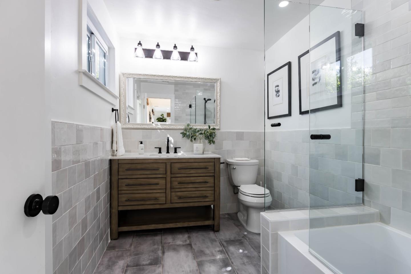 Detail Gallery Image 11 of 22 For 721 14th Ave, Menlo Park,  CA 94025 - 3 Beds | 2 Baths