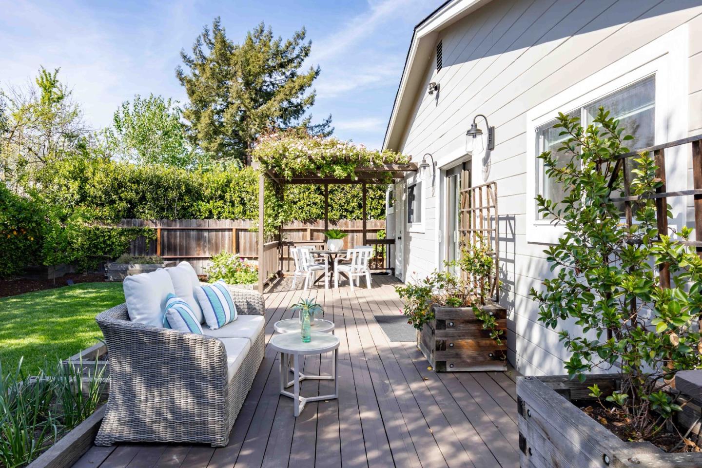 Detail Gallery Image 18 of 22 For 721 14th Ave, Menlo Park,  CA 94025 - 3 Beds | 2 Baths