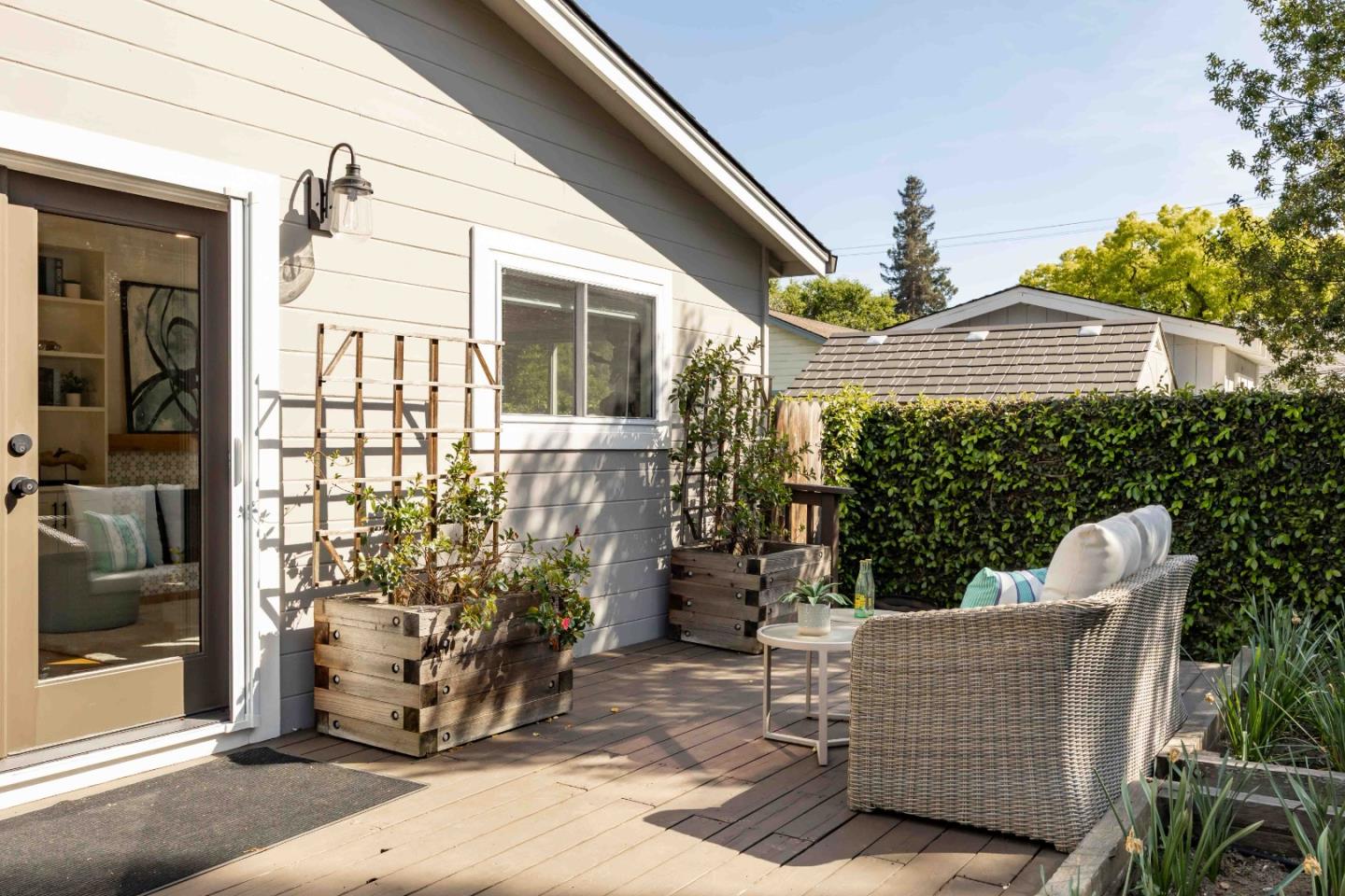 Detail Gallery Image 19 of 22 For 721 14th Ave, Menlo Park,  CA 94025 - 3 Beds | 2 Baths