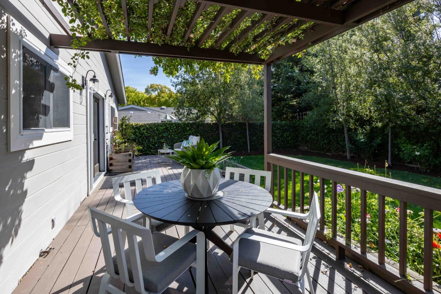Detail Gallery Image 20 of 22 For 721 14th Ave, Menlo Park,  CA 94025 - 3 Beds | 2 Baths