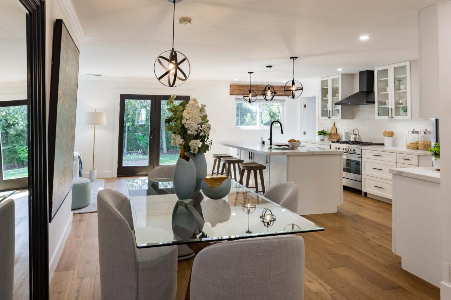 Detail Gallery Image 4 of 22 For 721 14th Ave, Menlo Park,  CA 94025 - 3 Beds | 2 Baths