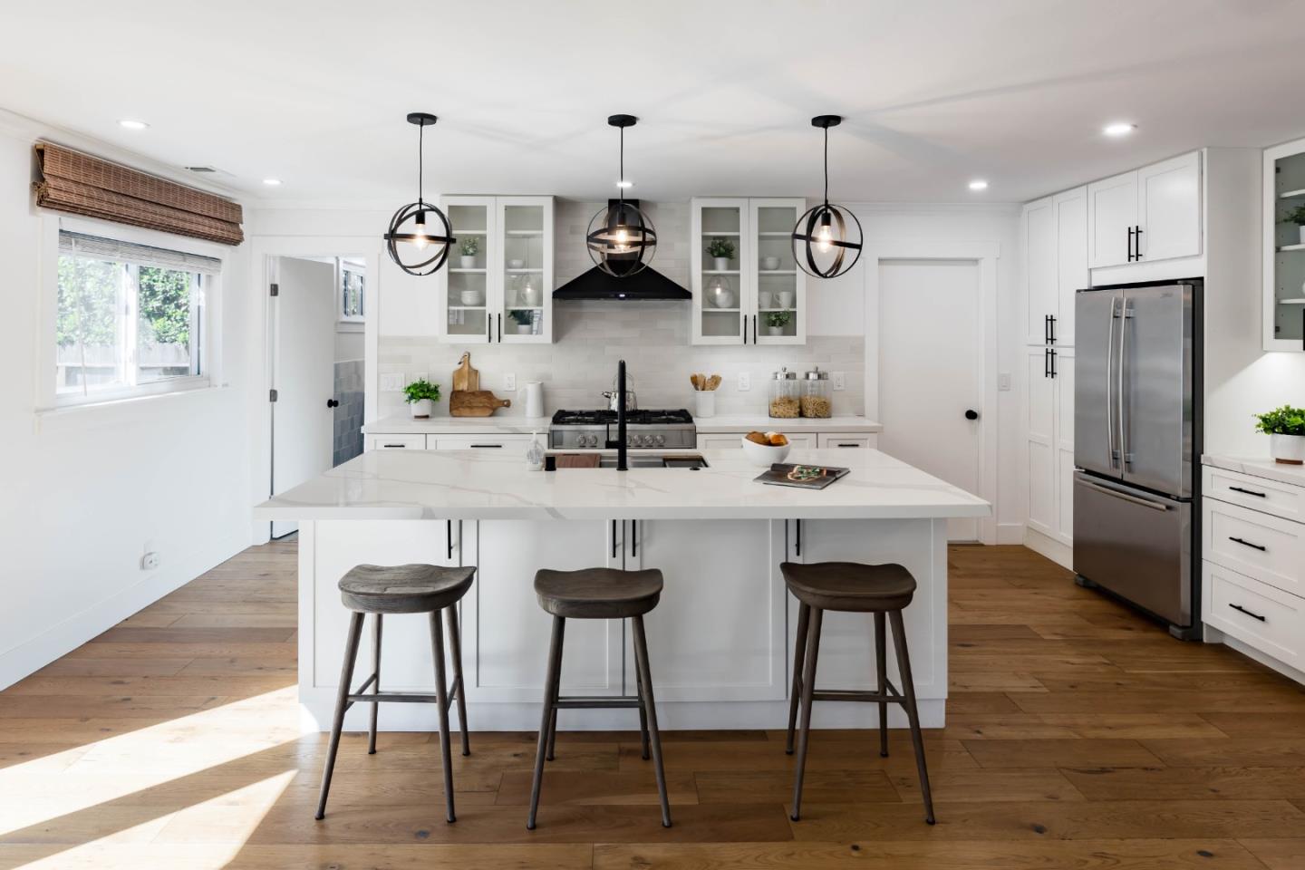 Detail Gallery Image 7 of 22 For 721 14th Ave, Menlo Park,  CA 94025 - 3 Beds | 2 Baths