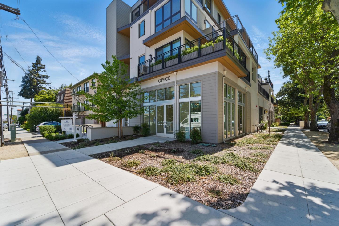 Detail Gallery Image 3 of 16 For 1667 San Carlos Ave #101,  San Carlos,  CA 94070 - – Beds | – Baths