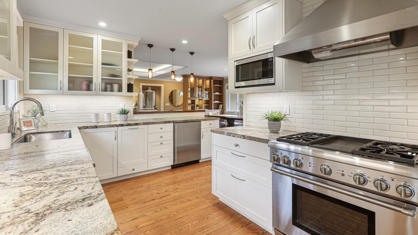 Detail Gallery Image 11 of 60 For 161 E Floresta Way, Portola Valley,  CA 94028 - 3 Beds | 3 Baths