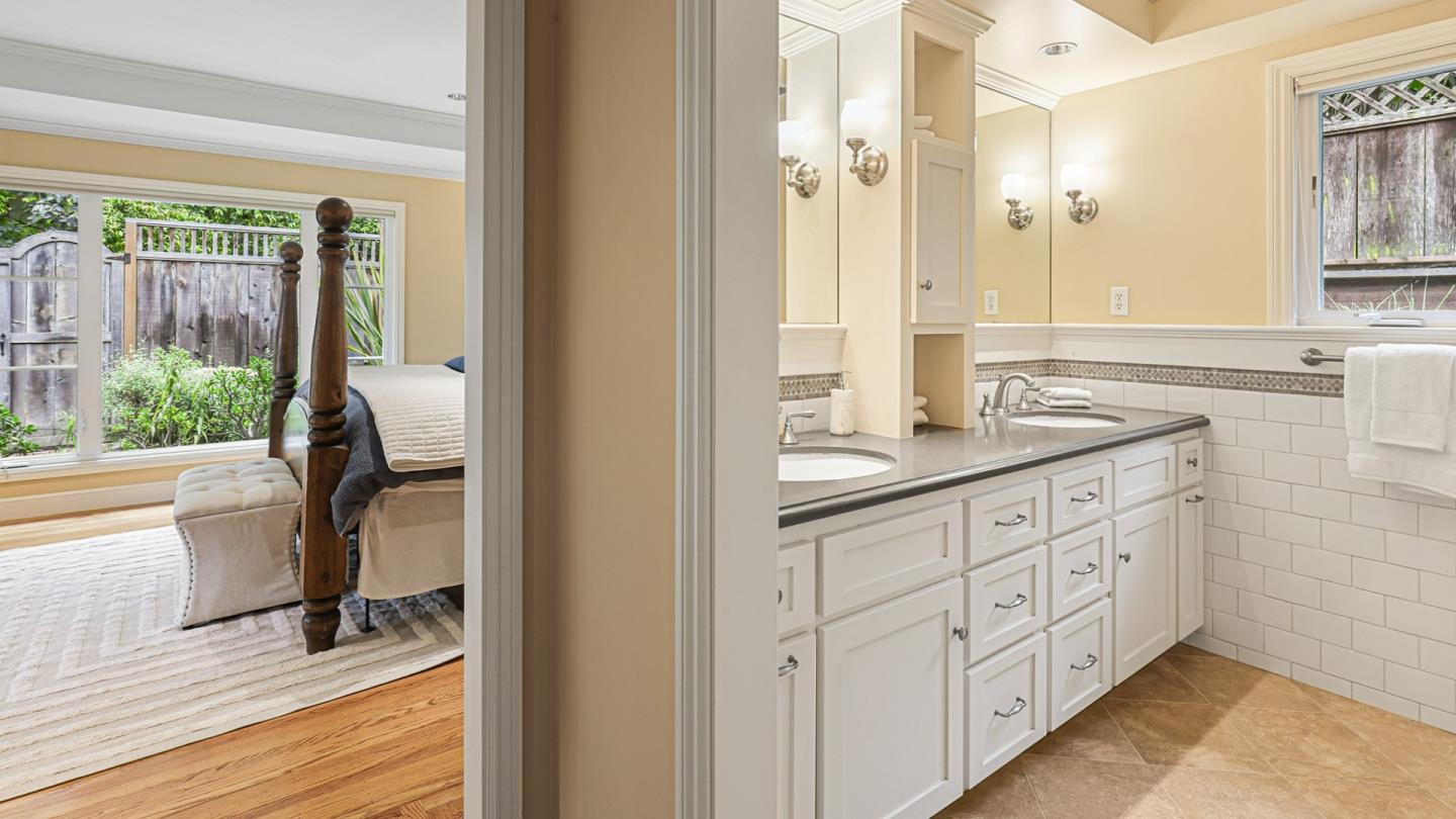 Detail Gallery Image 16 of 60 For 161 E Floresta Way, Portola Valley,  CA 94028 - 3 Beds | 3 Baths