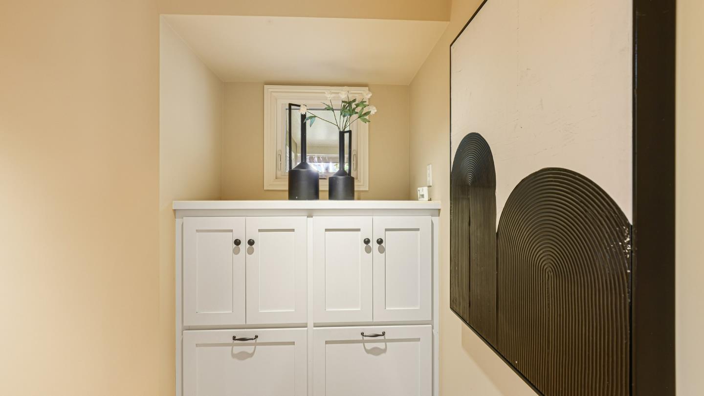 Detail Gallery Image 24 of 60 For 161 E Floresta Way, Portola Valley,  CA 94028 - 3 Beds | 3 Baths
