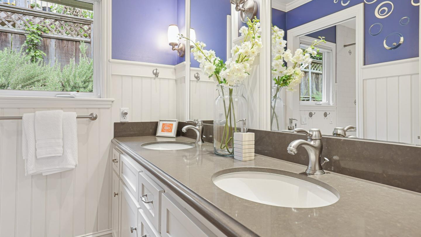 Detail Gallery Image 26 of 60 For 161 E Floresta Way, Portola Valley,  CA 94028 - 3 Beds | 3 Baths