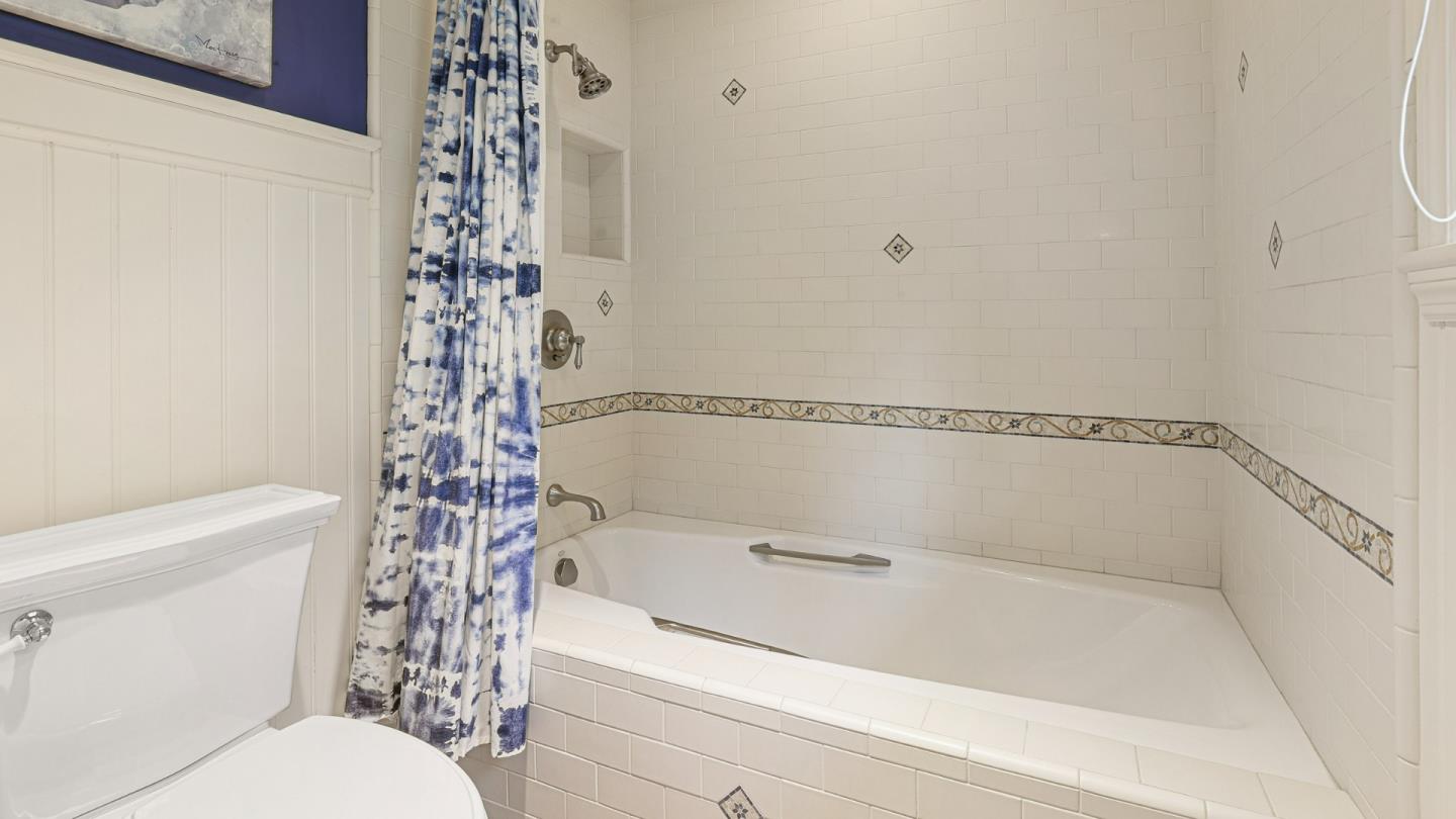 Detail Gallery Image 28 of 60 For 161 E Floresta Way, Portola Valley,  CA 94028 - 3 Beds | 3 Baths