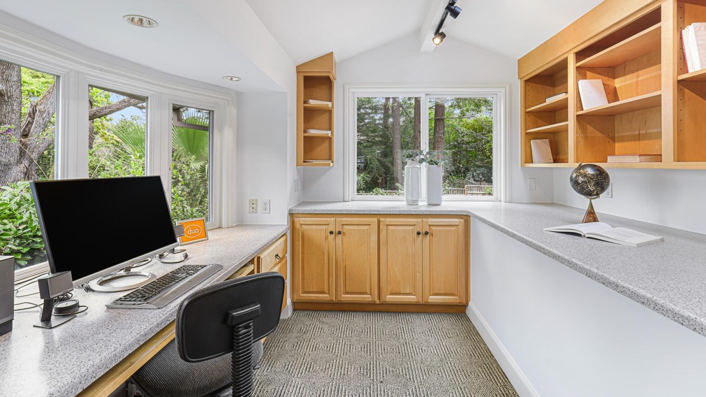 Detail Gallery Image 36 of 60 For 161 E Floresta Way, Portola Valley,  CA 94028 - 3 Beds | 3 Baths