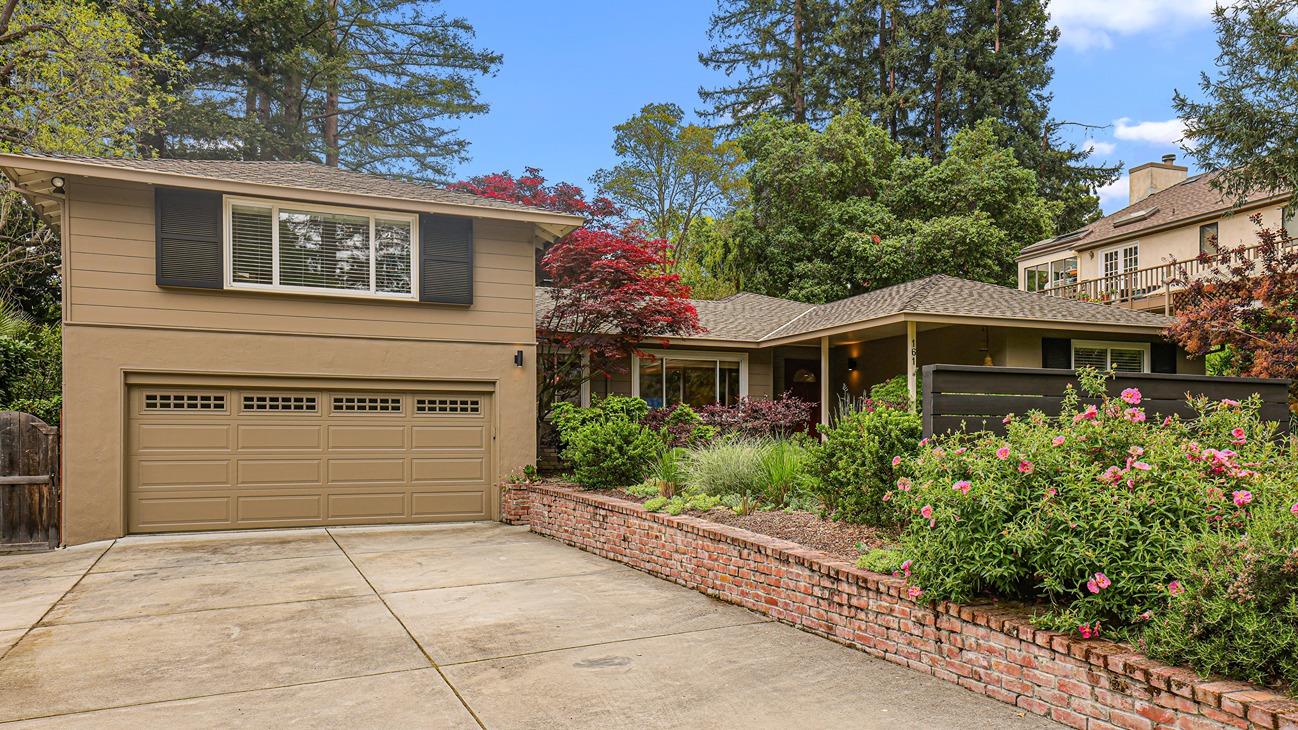 Detail Gallery Image 42 of 60 For 161 E Floresta Way, Portola Valley,  CA 94028 - 3 Beds | 3 Baths