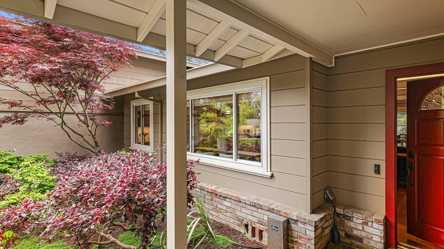 Detail Gallery Image 43 of 60 For 161 E Floresta Way, Portola Valley,  CA 94028 - 3 Beds | 3 Baths