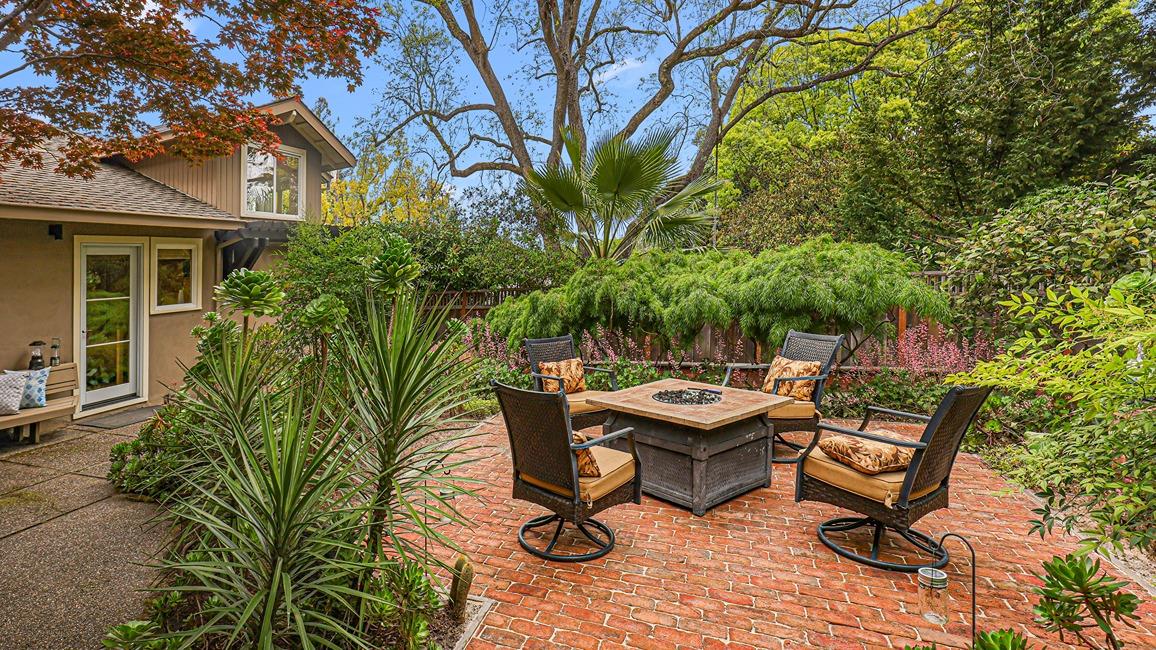 Detail Gallery Image 44 of 60 For 161 E Floresta Way, Portola Valley,  CA 94028 - 3 Beds | 3 Baths