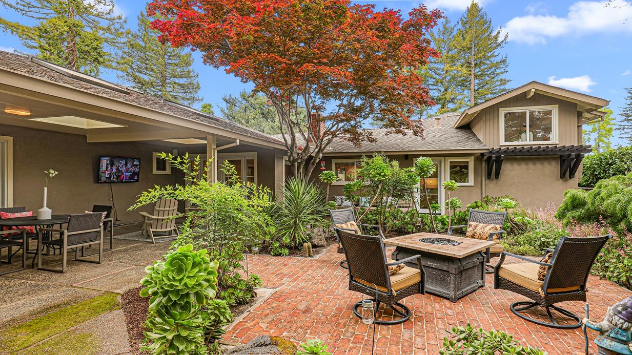 Detail Gallery Image 45 of 60 For 161 E Floresta Way, Portola Valley,  CA 94028 - 3 Beds | 3 Baths