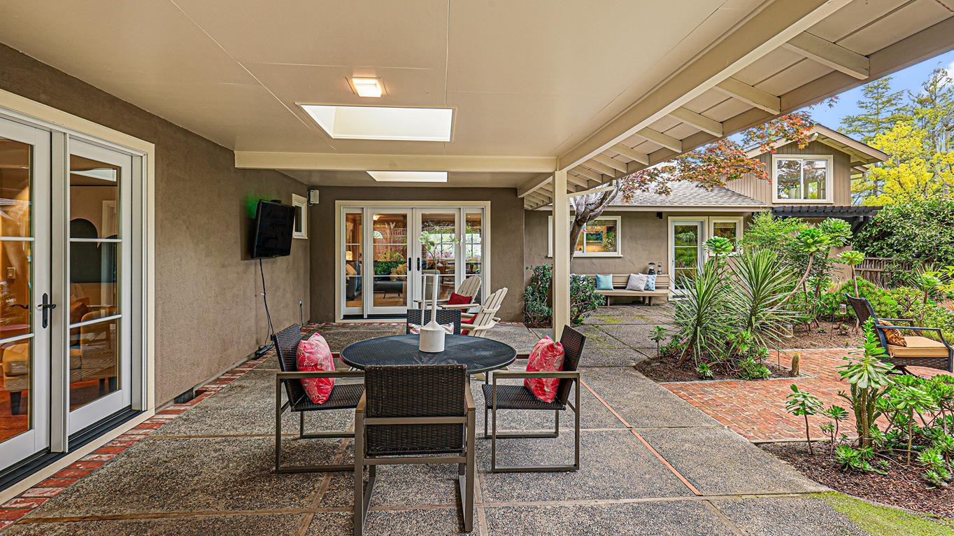Detail Gallery Image 46 of 60 For 161 E Floresta Way, Portola Valley,  CA 94028 - 3 Beds | 3 Baths