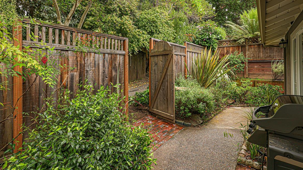 Detail Gallery Image 51 of 60 For 161 E Floresta Way, Portola Valley,  CA 94028 - 3 Beds | 3 Baths