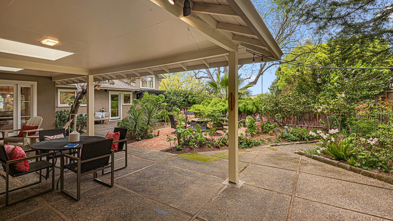 Detail Gallery Image 54 of 60 For 161 E Floresta Way, Portola Valley,  CA 94028 - 3 Beds | 3 Baths