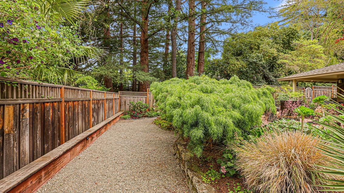 Detail Gallery Image 57 of 60 For 161 E Floresta Way, Portola Valley,  CA 94028 - 3 Beds | 3 Baths