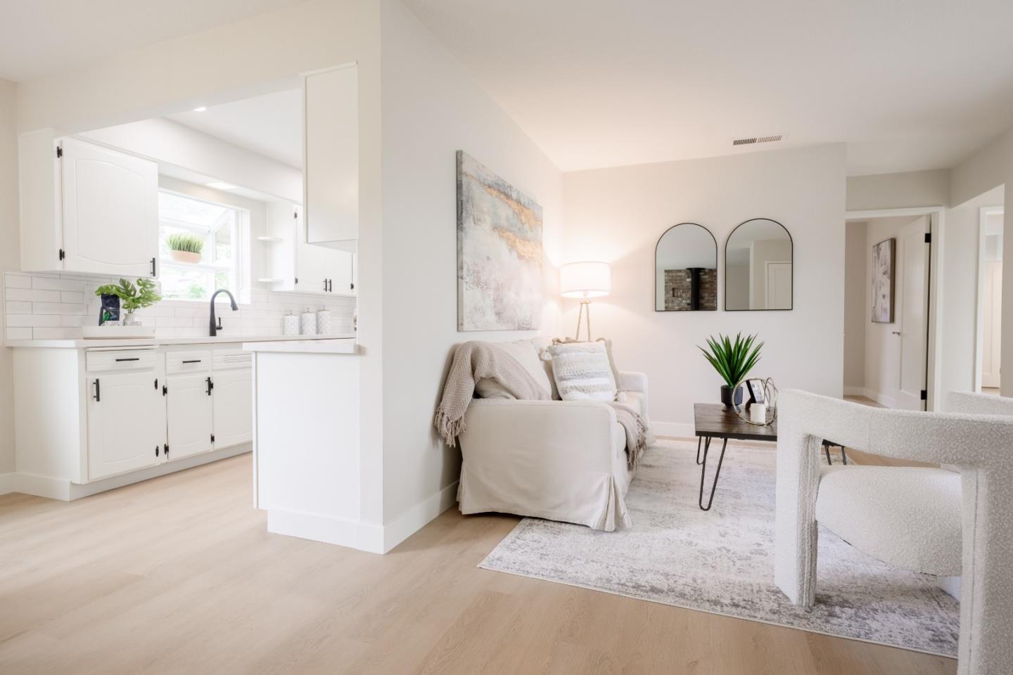 Detail Gallery Image 10 of 95 For 985 32nd Ave, Santa Cruz,  CA 95062 - 3 Beds | 3/1 Baths