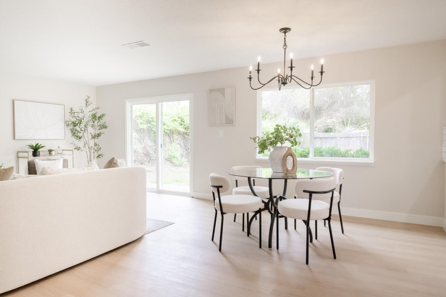 Detail Gallery Image 13 of 95 For 985 32nd Ave, Santa Cruz,  CA 95062 - 3 Beds | 3/1 Baths