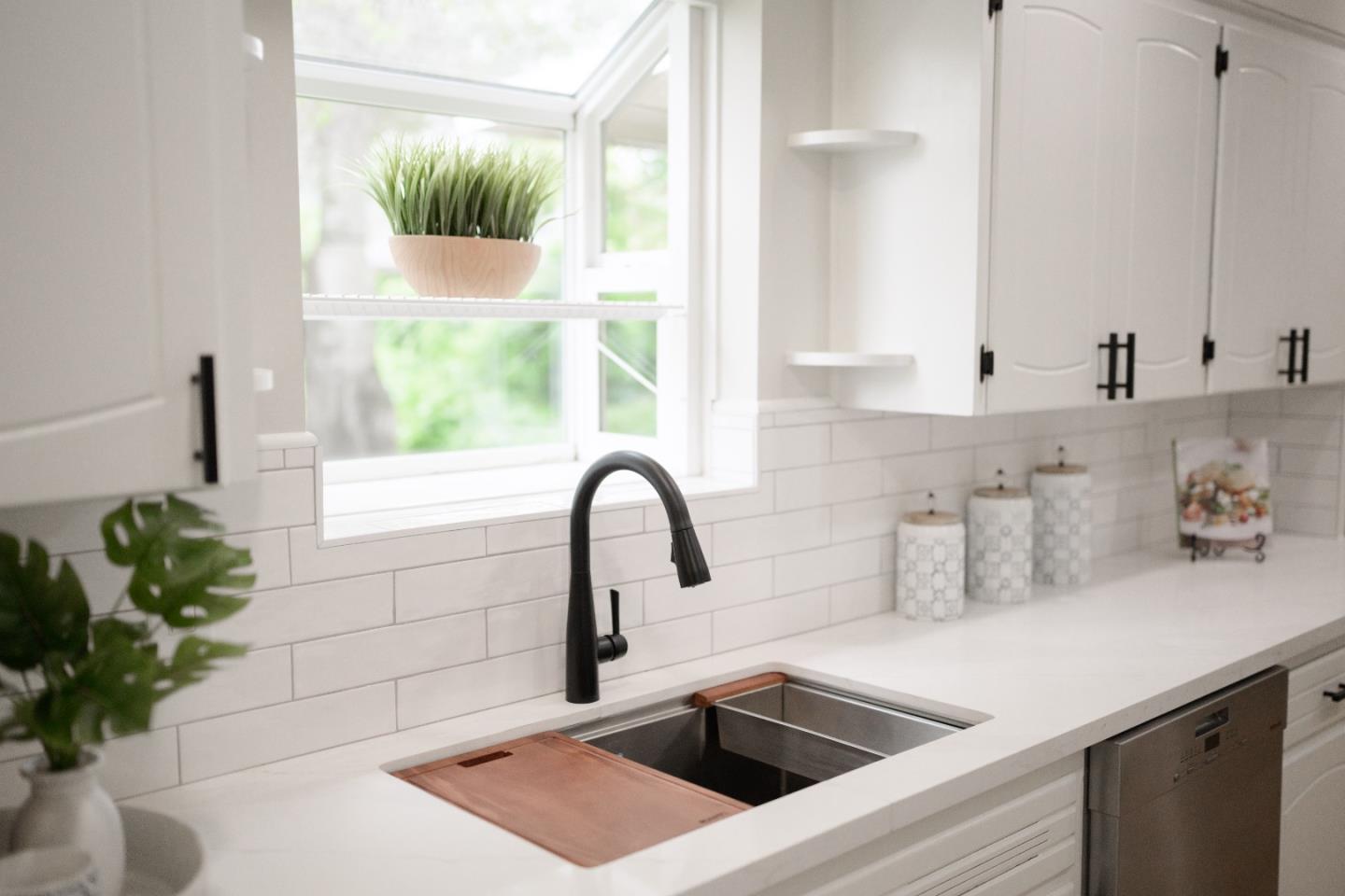 Detail Gallery Image 32 of 95 For 985 32nd Ave, Santa Cruz,  CA 95062 - 3 Beds | 3/1 Baths