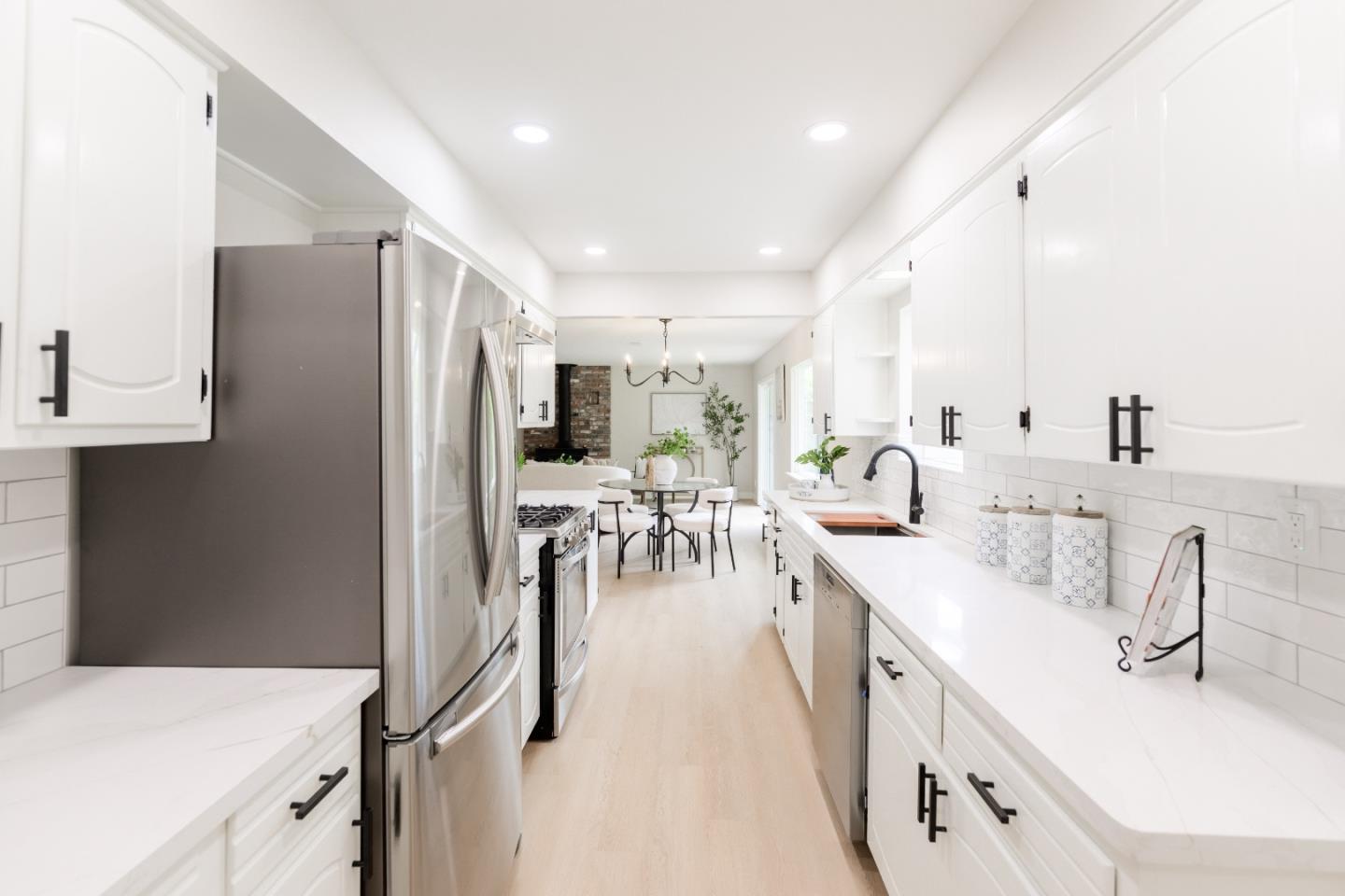 Detail Gallery Image 37 of 95 For 985 32nd Ave, Santa Cruz,  CA 95062 - 3 Beds | 3/1 Baths
