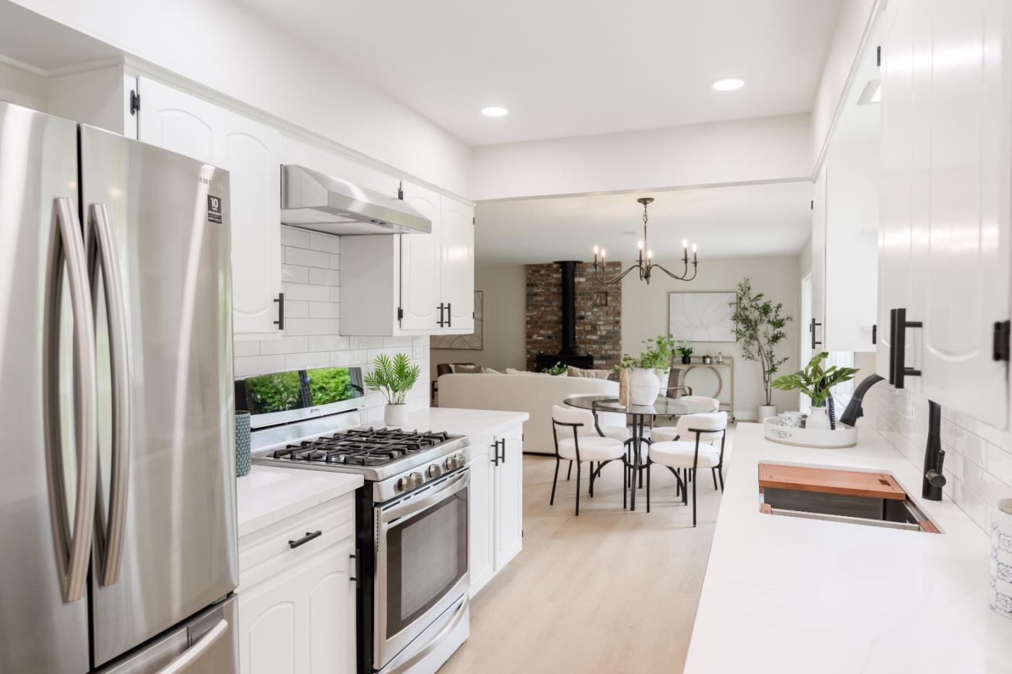 Detail Gallery Image 39 of 95 For 985 32nd Ave, Santa Cruz,  CA 95062 - 3 Beds | 3/1 Baths