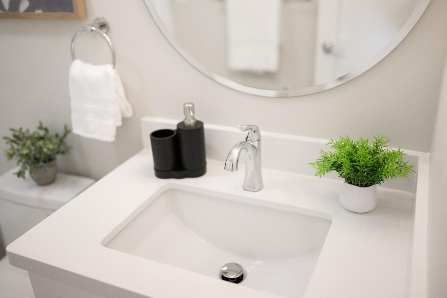 Detail Gallery Image 51 of 95 For 985 32nd Ave, Santa Cruz,  CA 95062 - 3 Beds | 3/1 Baths