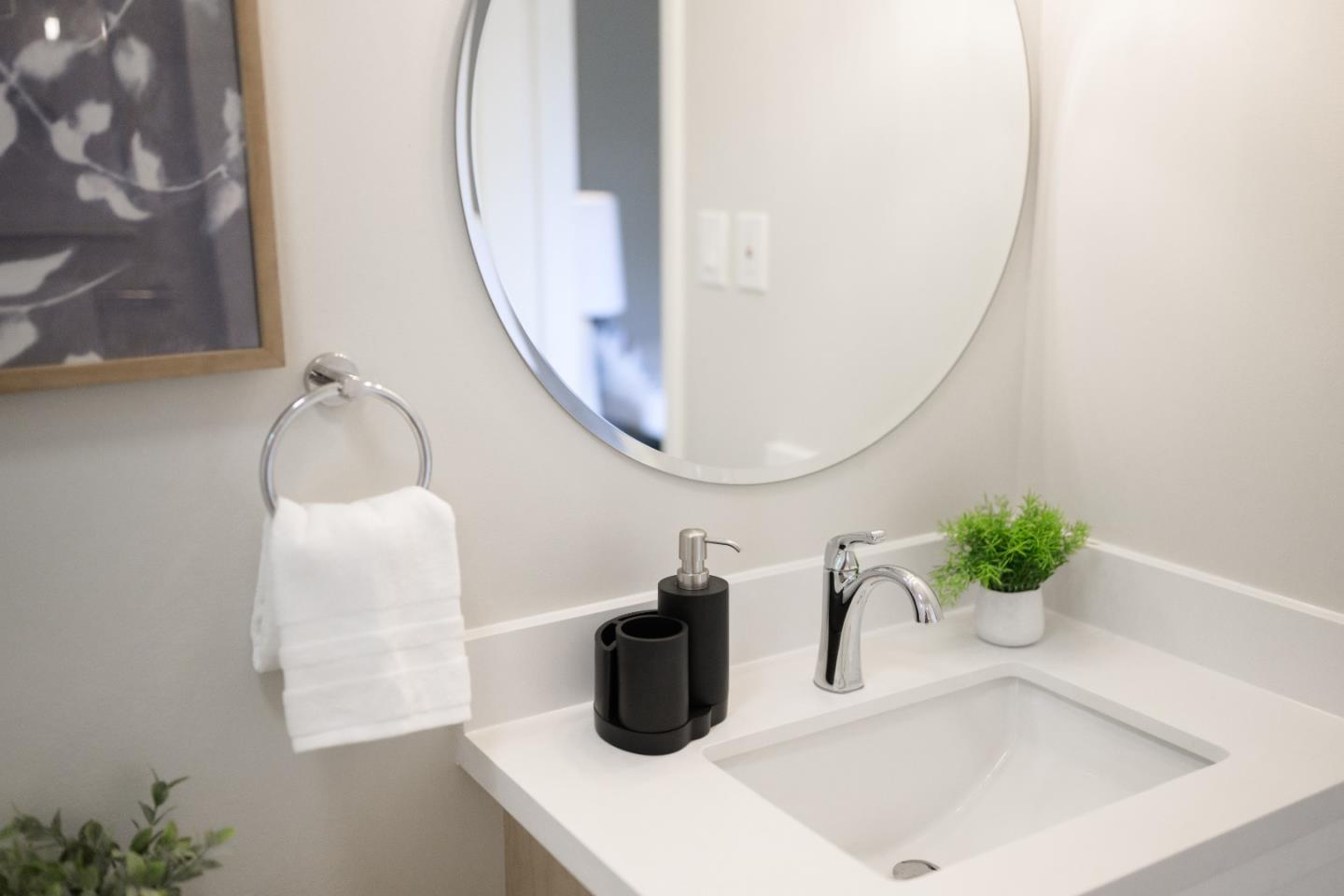 Detail Gallery Image 52 of 95 For 985 32nd Ave, Santa Cruz,  CA 95062 - 3 Beds | 3/1 Baths