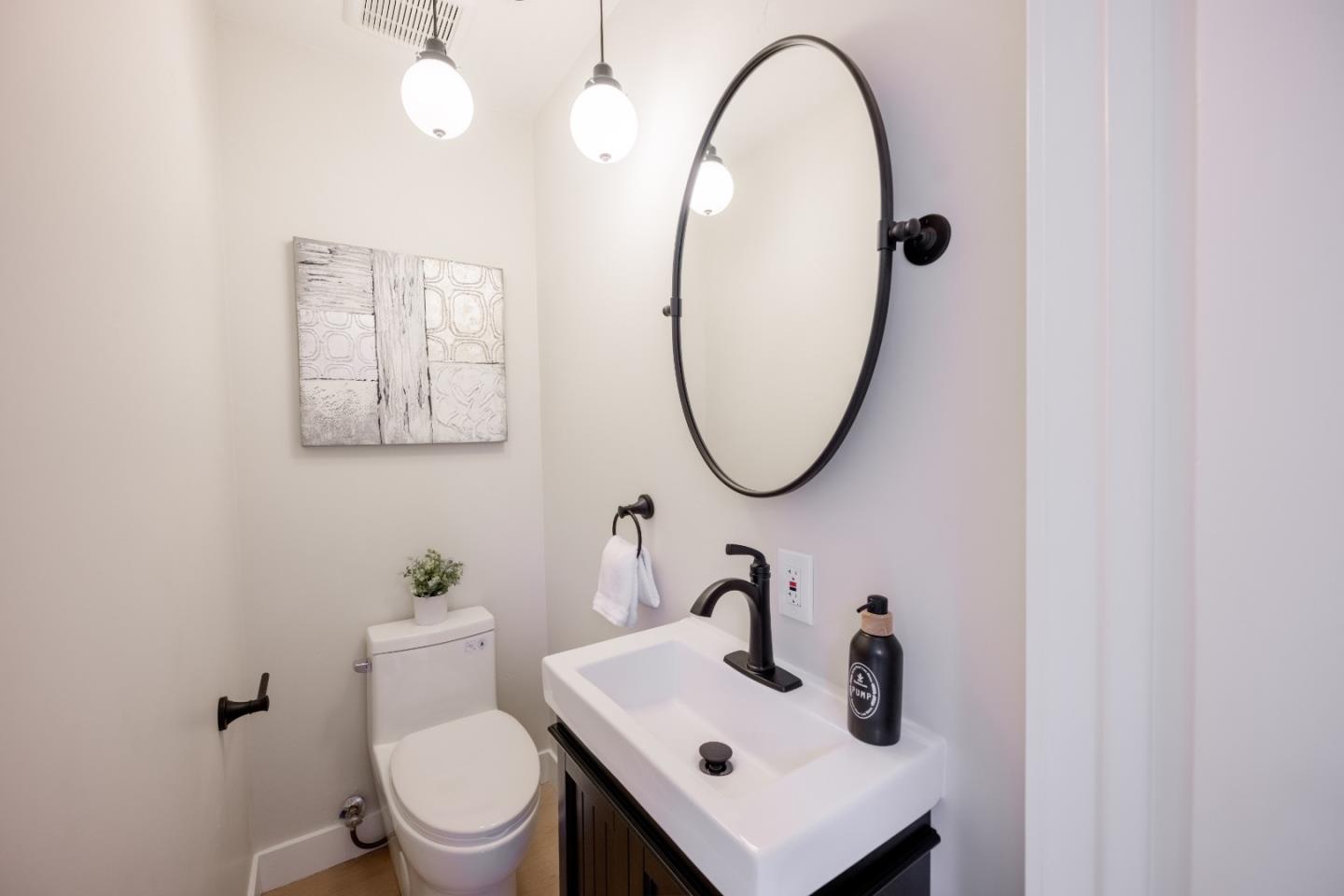 Detail Gallery Image 64 of 95 For 985 32nd Ave, Santa Cruz,  CA 95062 - 3 Beds | 3/1 Baths