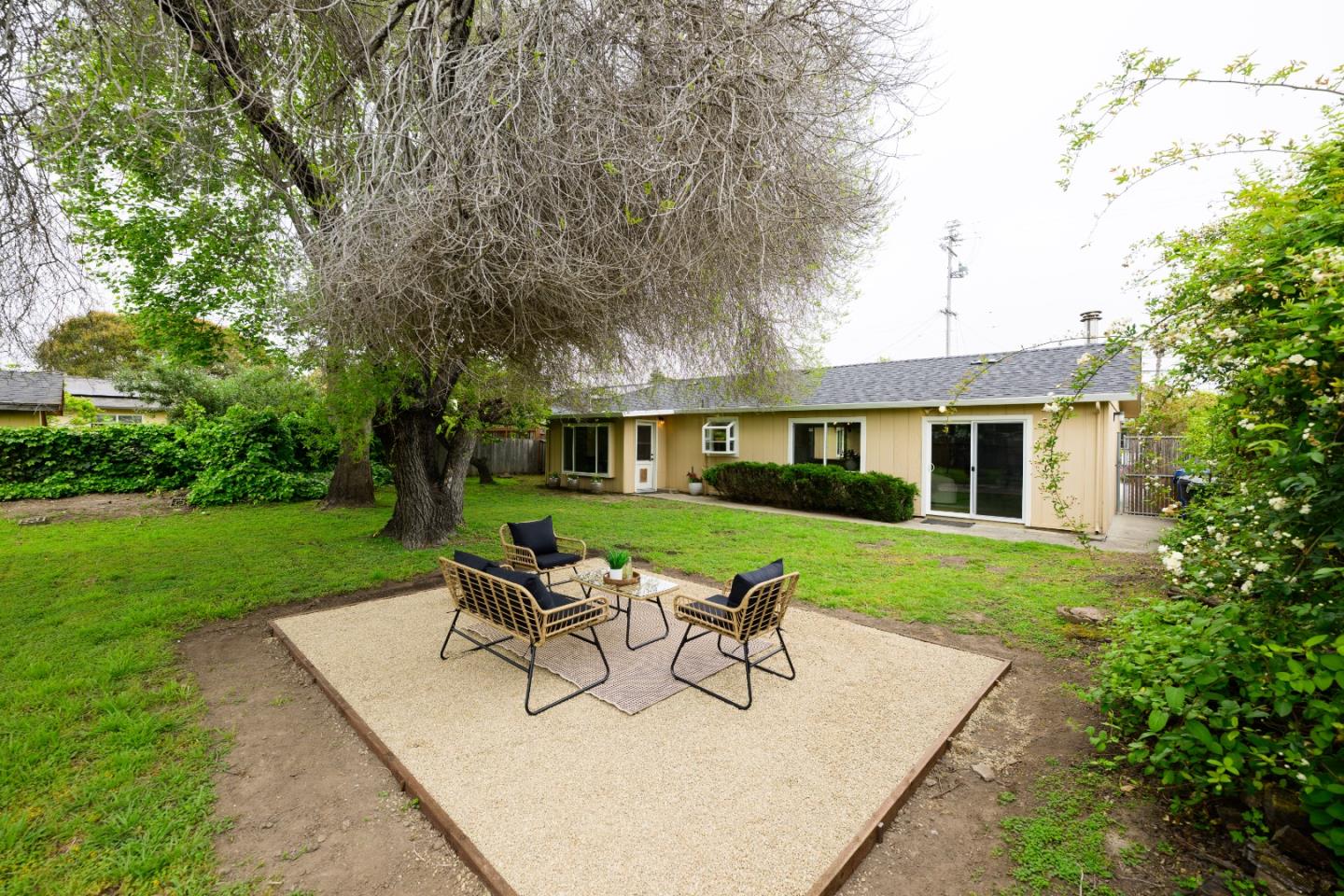 Detail Gallery Image 82 of 95 For 985 32nd Ave, Santa Cruz,  CA 95062 - 3 Beds | 3/1 Baths